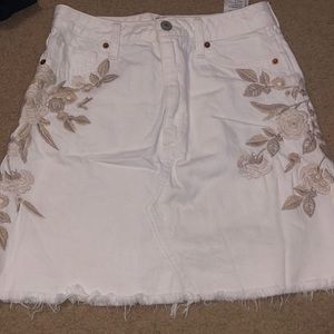 abercrombie and fitch white denim skirt w embroidery